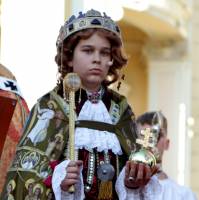 Korunovačné slávnosti 2014 - kráľ Jozef s insígniami